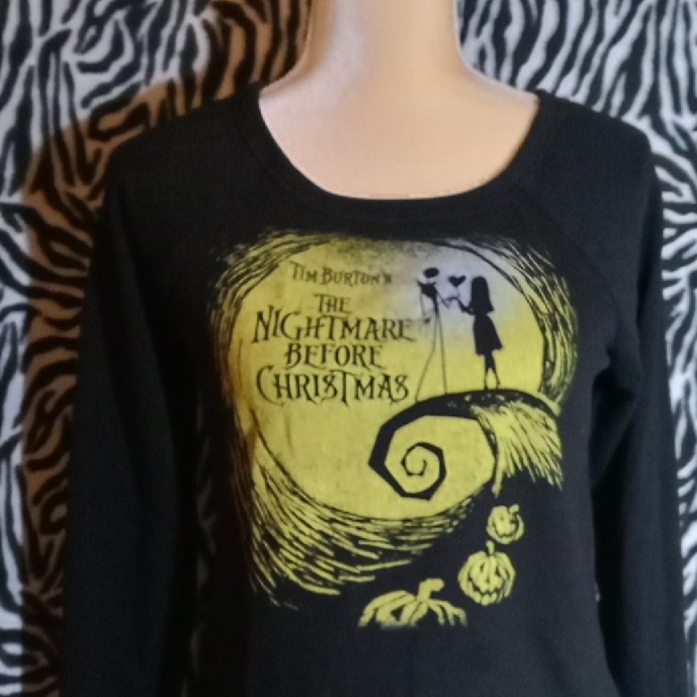 Juniors Nightmare before Christmas long sleeved almost cropped -likedp08